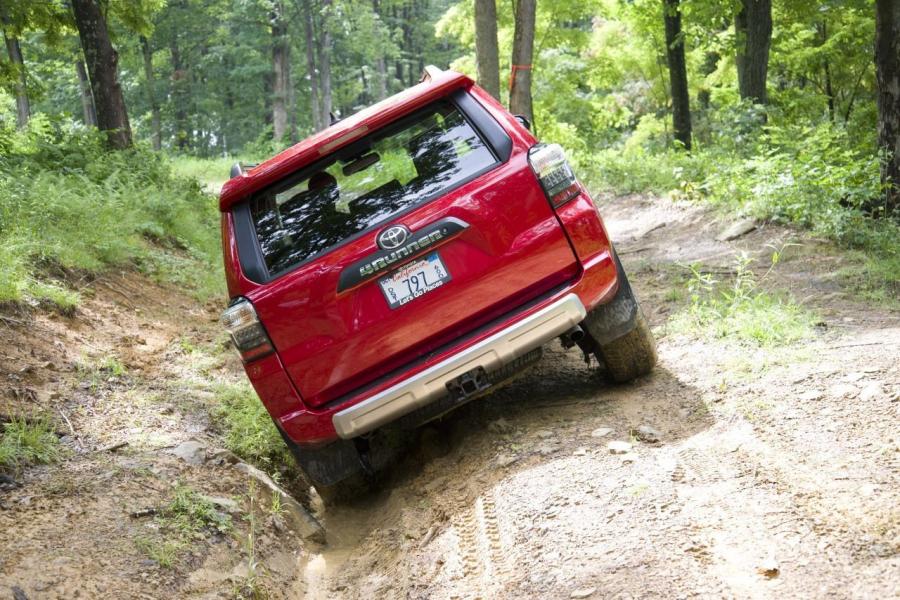  Toyota 4Runner 2014 года  (фото 52 из 55)